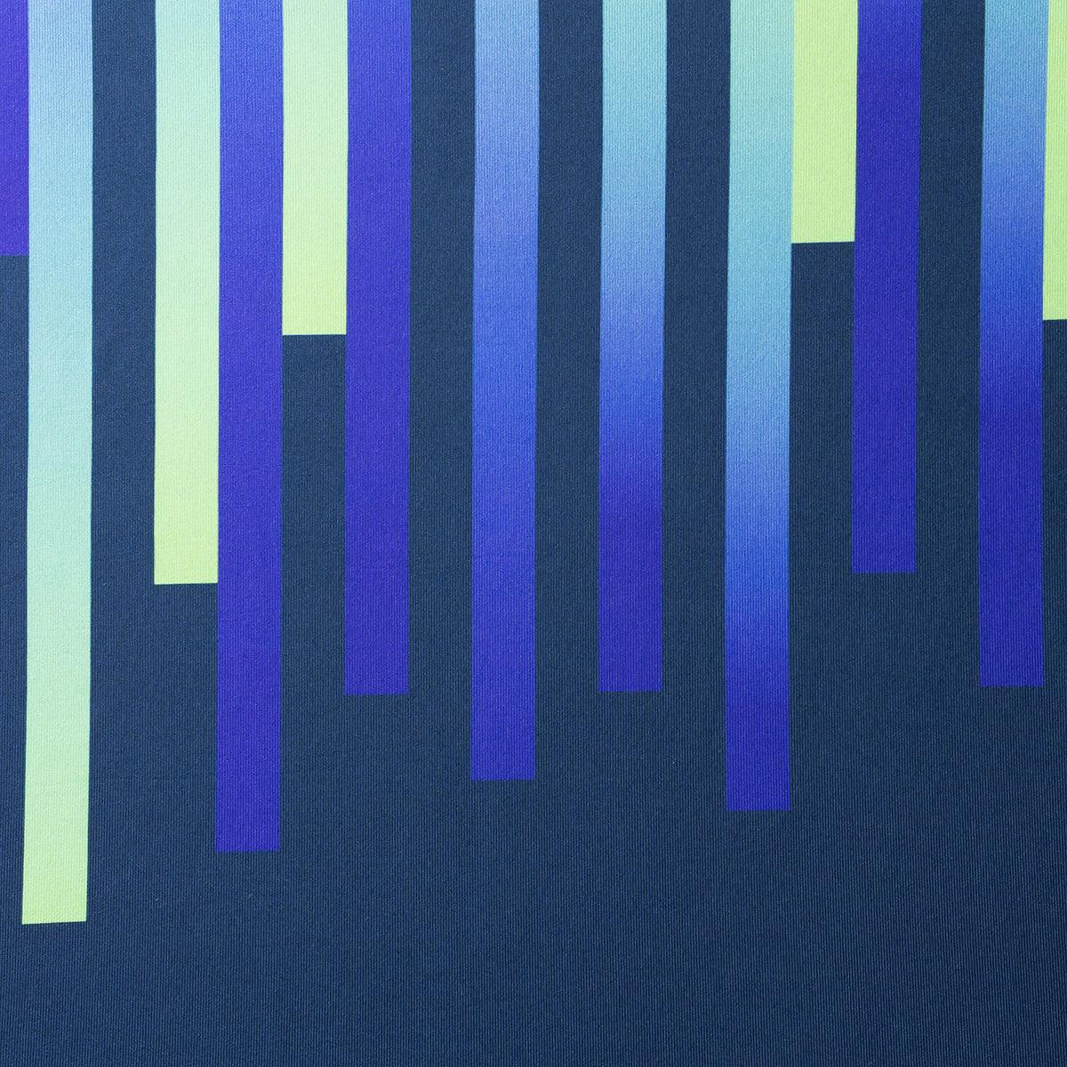 Blaue und grüne vertikale Streifen auf dunkelblauem Hintergrund, geometrisches Muster.