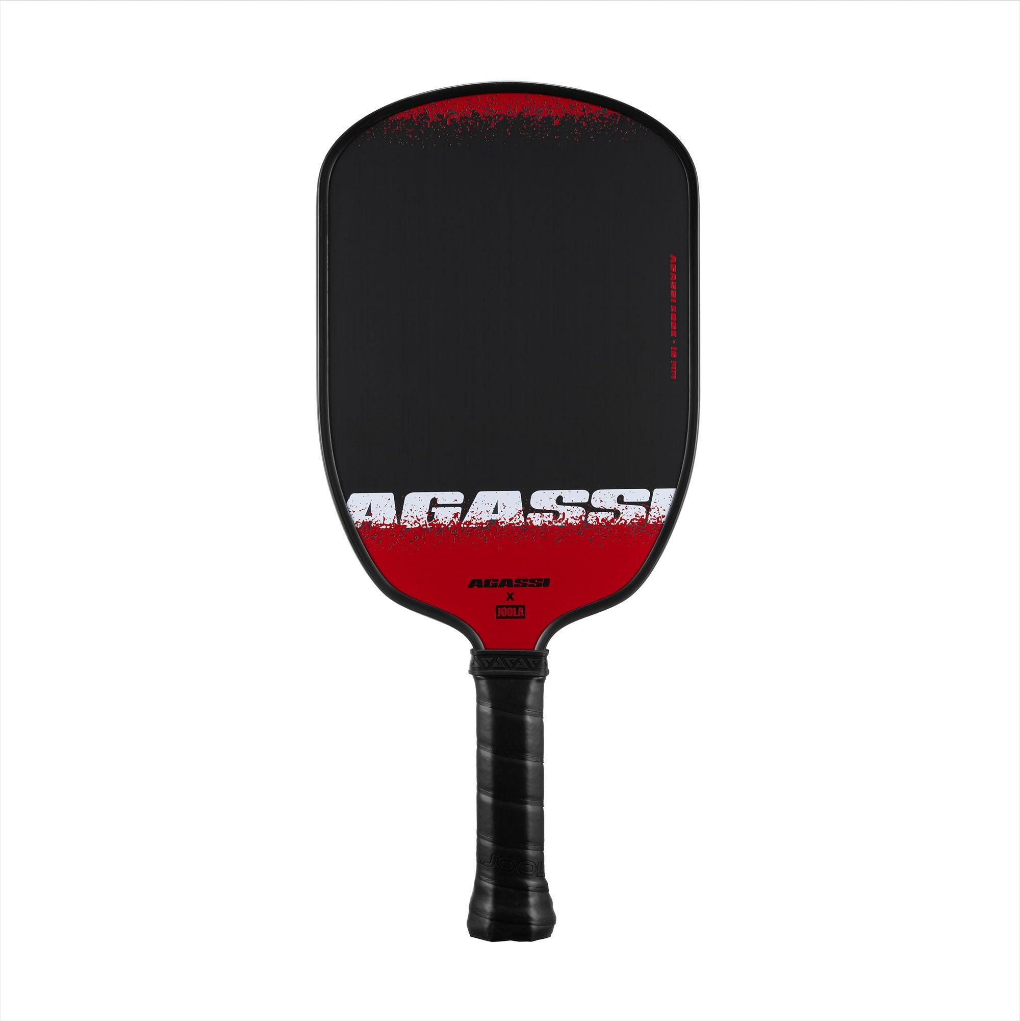 Pickleball-Schläger in Schwarz und Rot mit Schriftzug "Agassi".