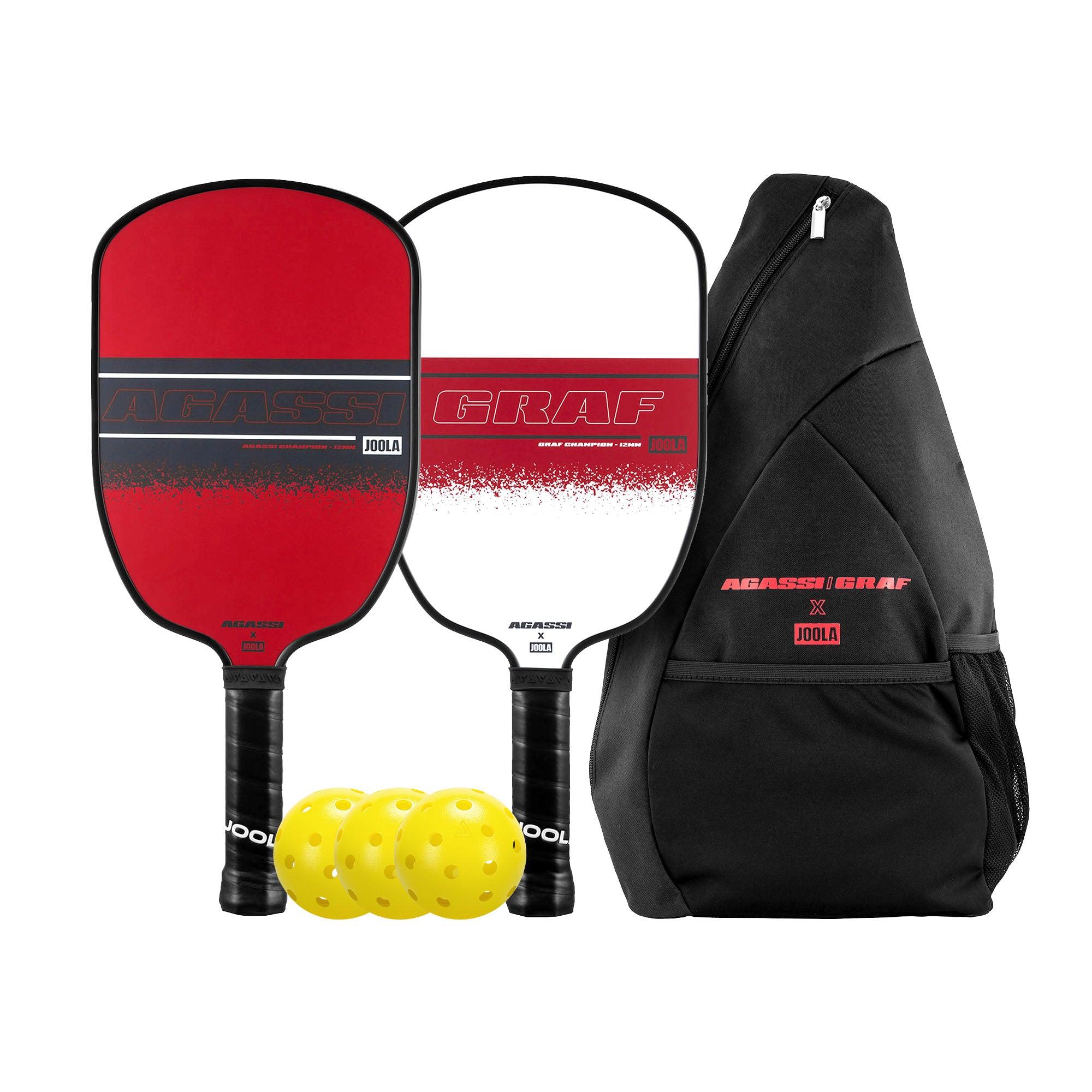Zwei Pickleball-Schläger in Rot und Weiß mit drei gelben Löcherbällen und schwarzem Trage-Rucksack.